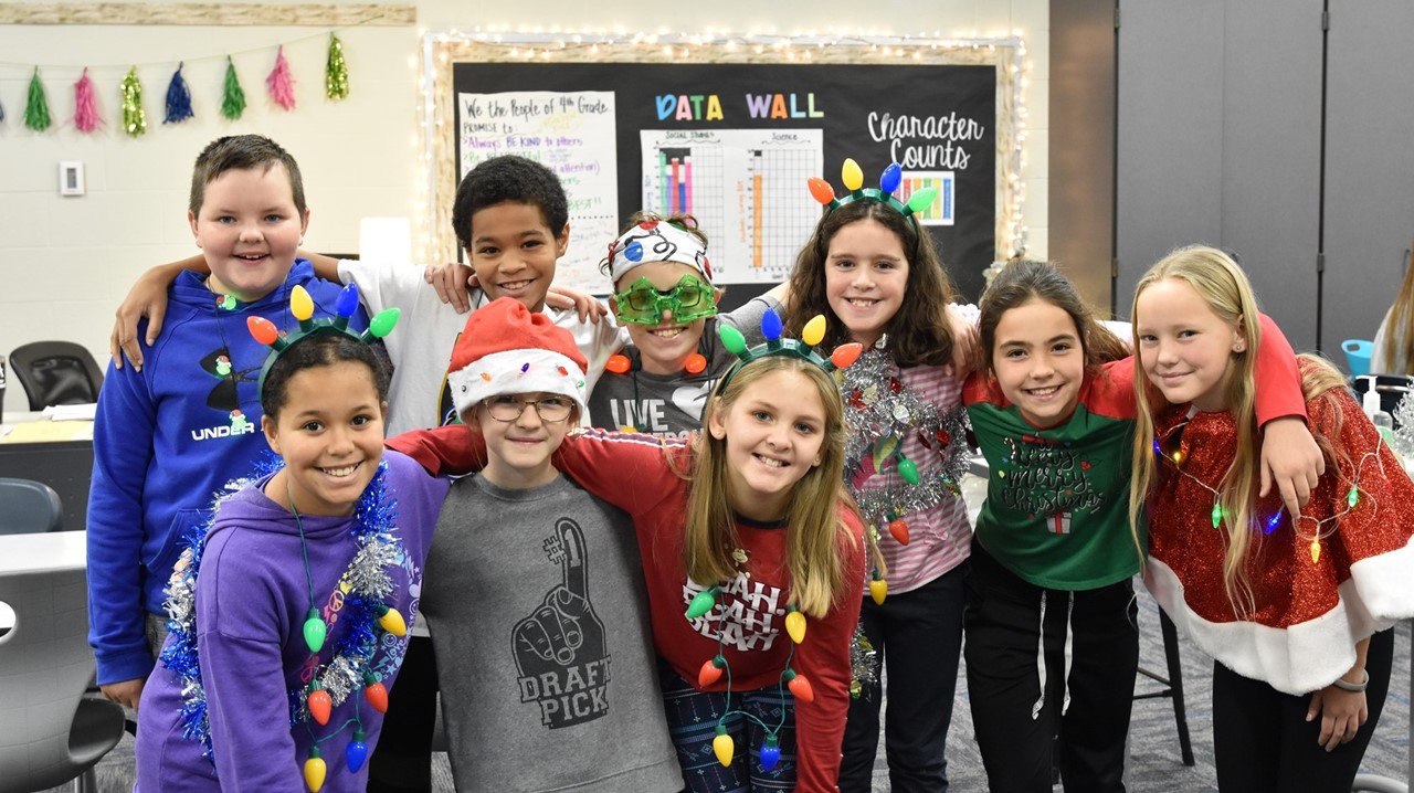 4th graders at Christmastime